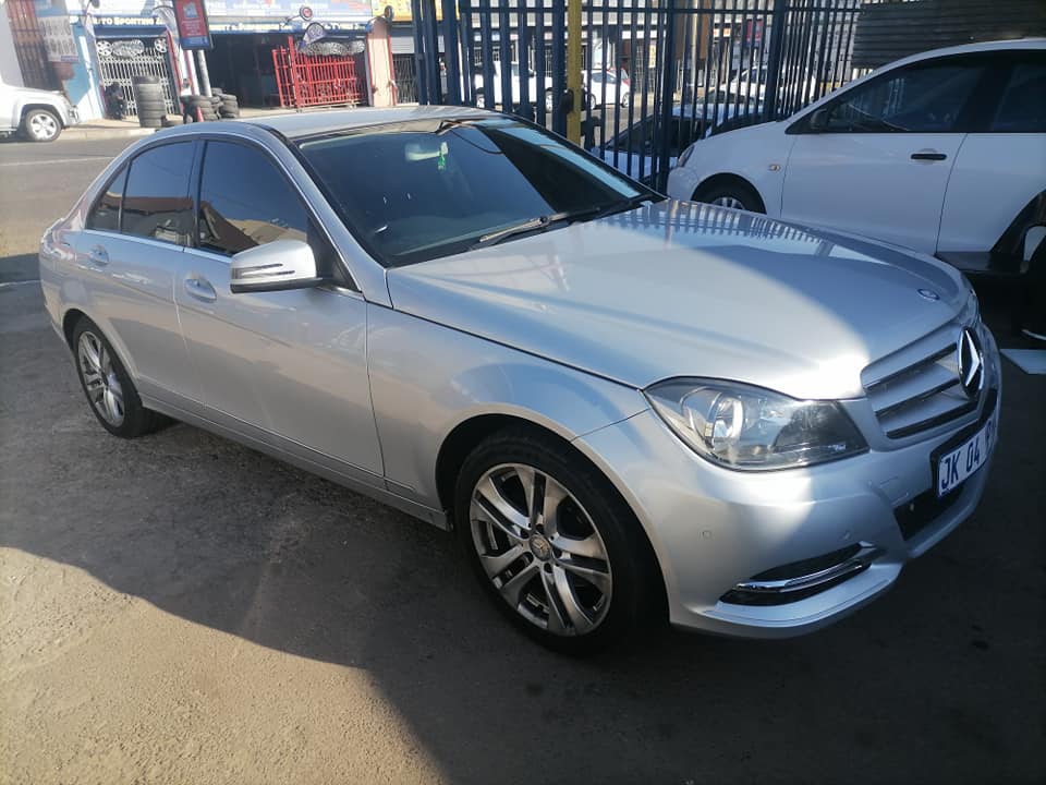 2013 Mercedes Benz C200 leather seat and Automatic