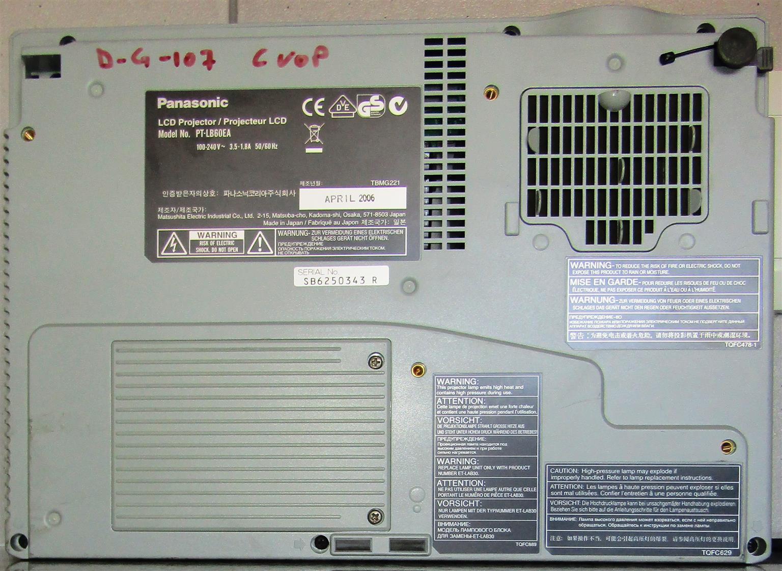 Panasonic PT-LB60EA LCD Projector - for spares or repairs only!