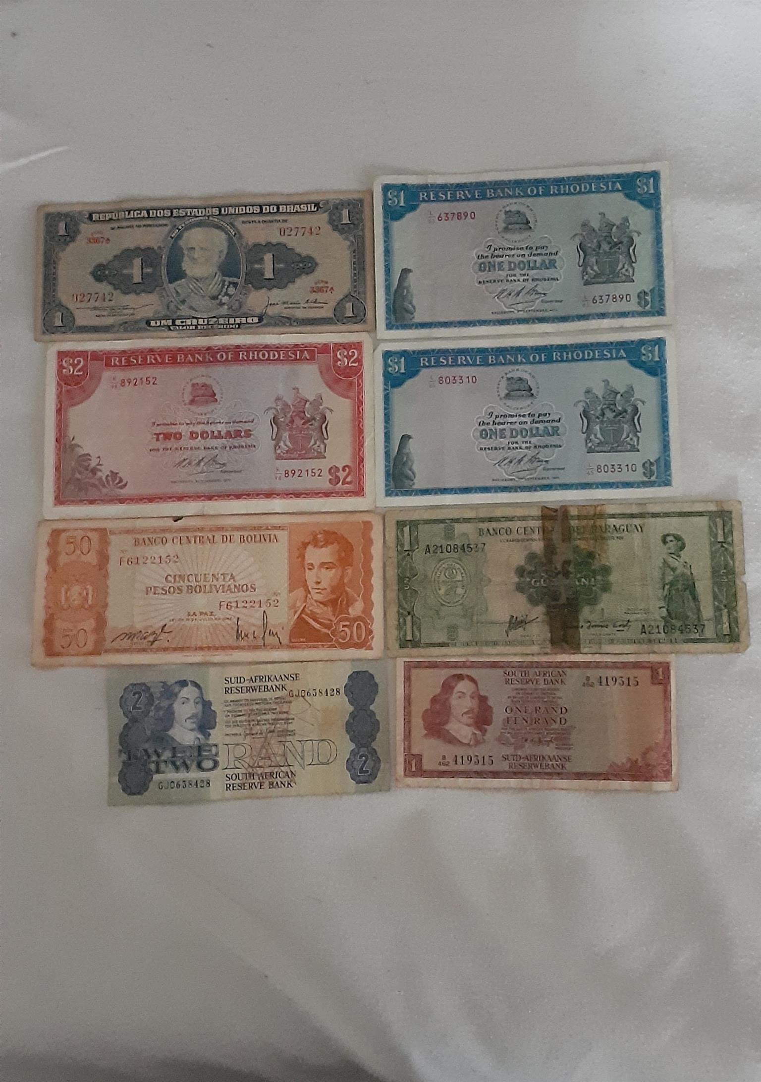 Hi selling my old coins and notes