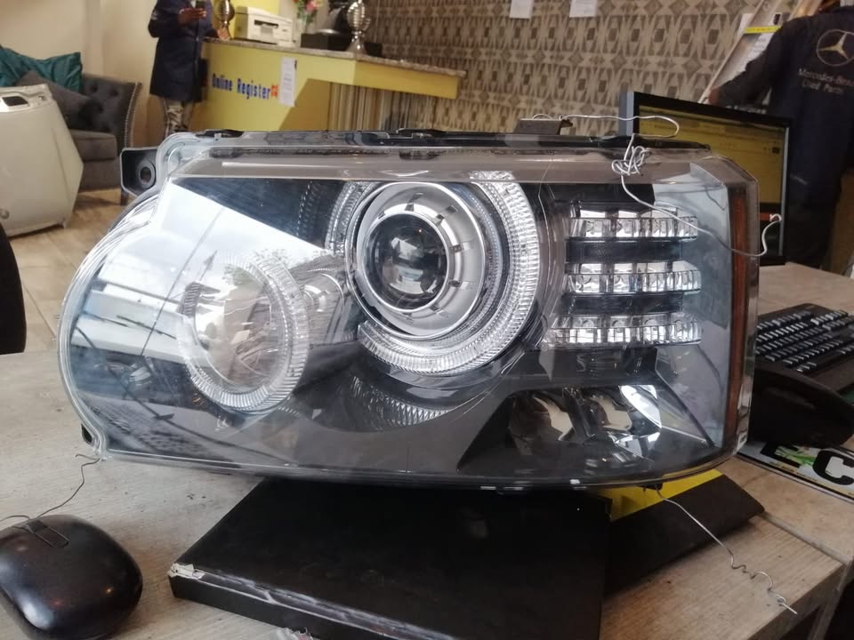 Range Rover discovery 4 headlights - Private Seller