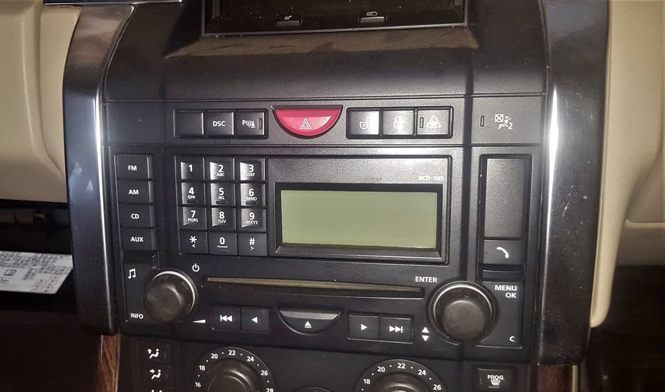 Range Rover Sport TDV8 Radio for sale | AUTO EZI - Private Seller Range Rover Sport TDV8 Radio for sale | AUTO EZI - Private Seller