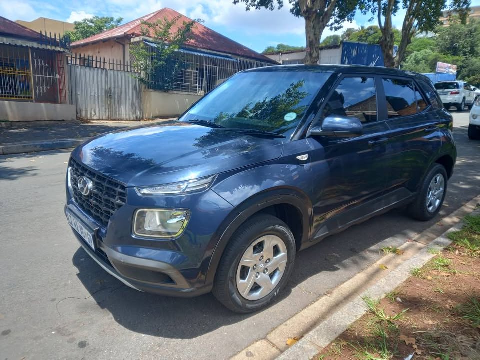 2021 HYUNDAI VENUE 1.0T Petrol, Automatic. . Service book. Call Innocent Grey Color,