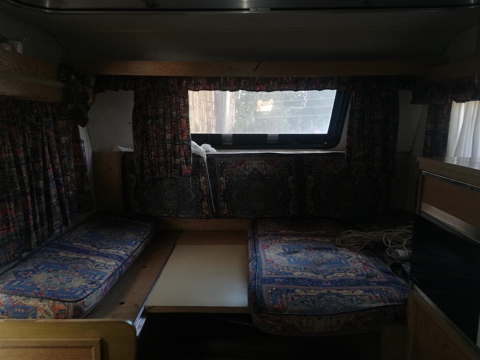 1991 Jurgens 6 Bed Caravan