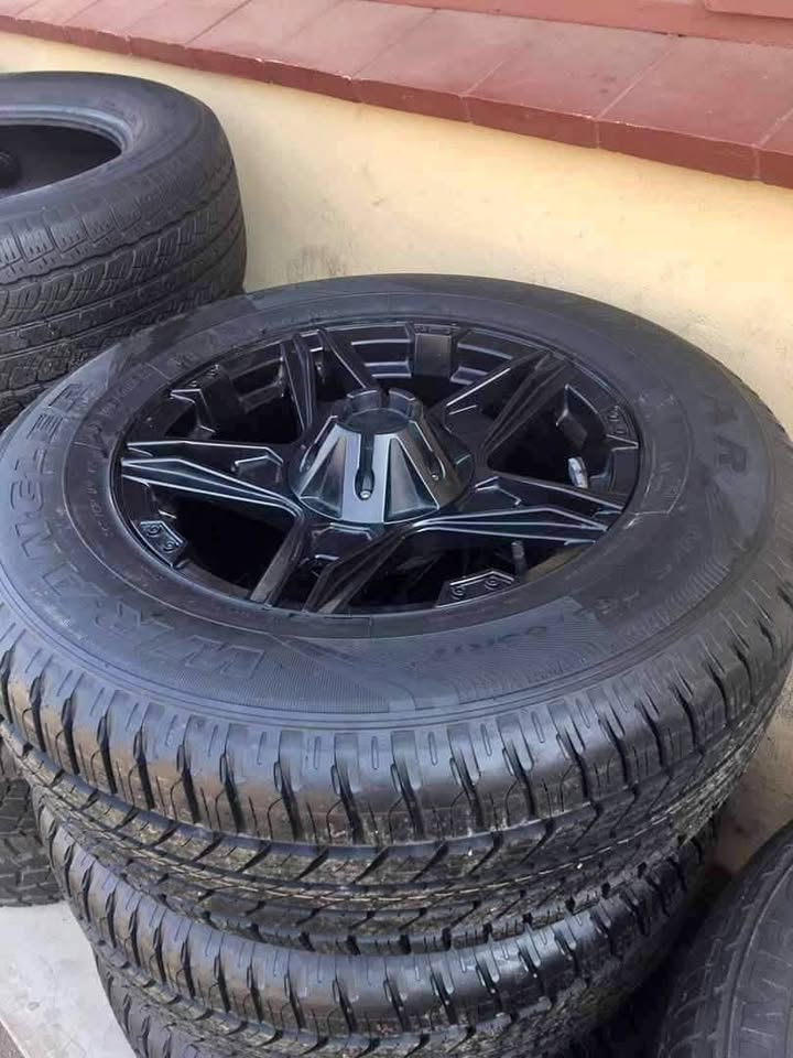 17inch 6x139pcd mags,Fit on Ford Ranger,Toyota Hilux/Fortuner,Isuzu and Mazda mags with brand new ty - Private Seller 17inch 6x139pcd mags,Fit on Ford Ranger,Toyota Hilux/Fortuner,Isuzu and Mazda mags with brand new ty - Private Seller