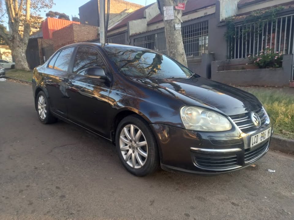 2010 VW Jetta 5 Sedan 1.6 Petrol, Manual, Black, 110000kms