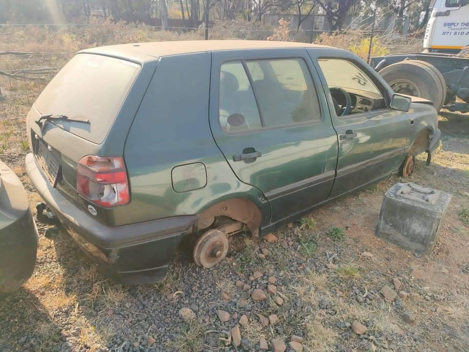 Vw golf 3 1.6 stripping for spares