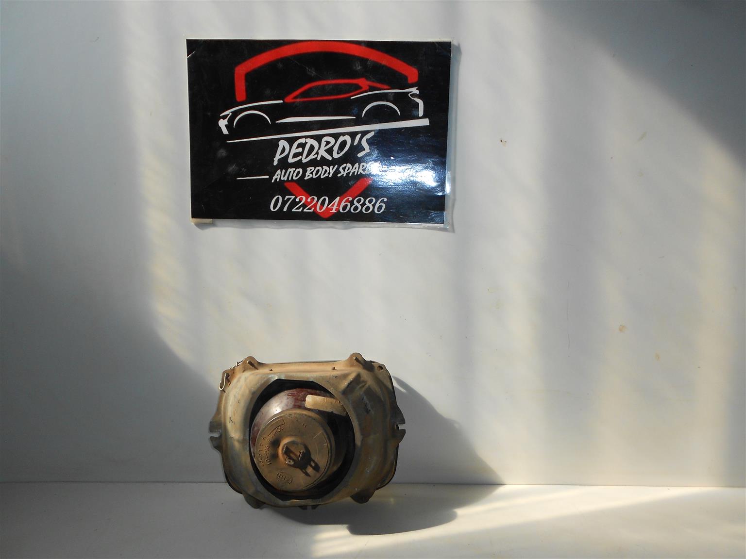 Toyota Hilux RN85 Headlight - Private Seller