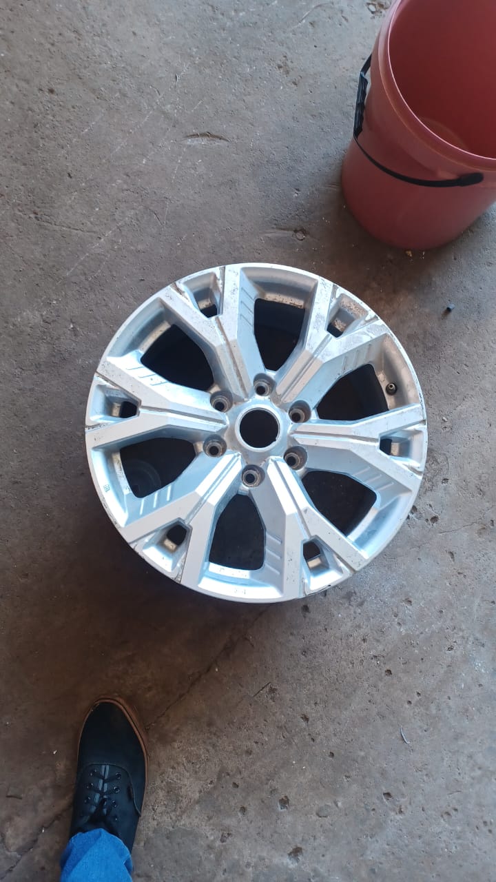18inch Isuzu D-Max (2023 model) original mag to use for spare - Private Seller