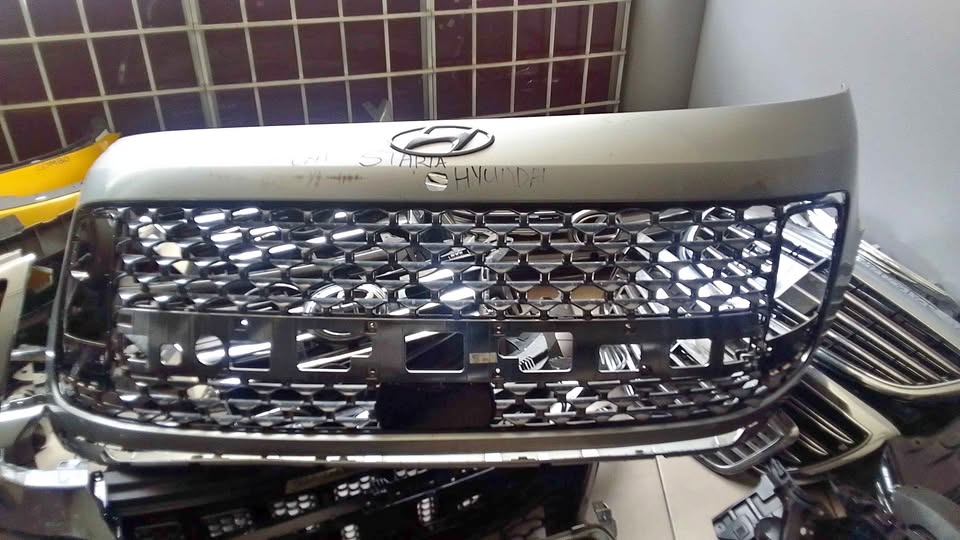 Hyundai staria bumper and grill - Private Seller Hyundai staria bumper and grill - Private Seller