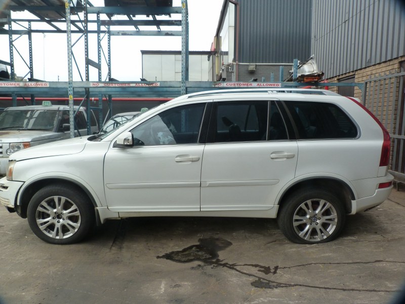 Volvo XC90 D5 AT White - 2013 STRIPPING FOR SPARES - Private Seller
