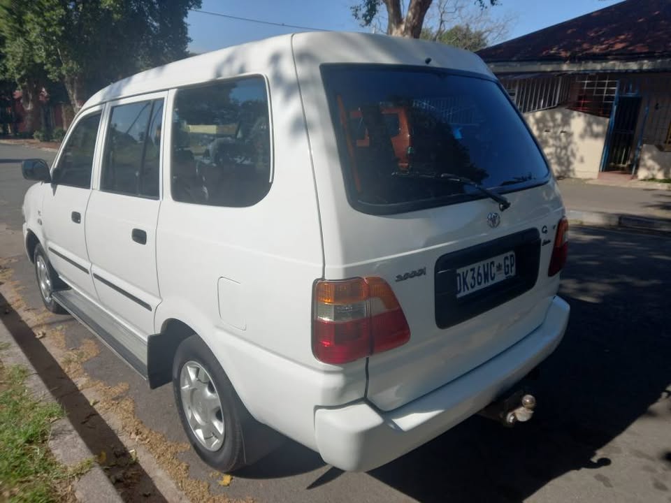 2004 Toyota CONDOR 7seater, 1.8 Petrol, Manual, White Color, Mileage 153000kms,