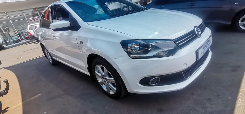 2015 VOLKSWAGEN POLO 6 SEDAN 1.6 MANUAL PETROL