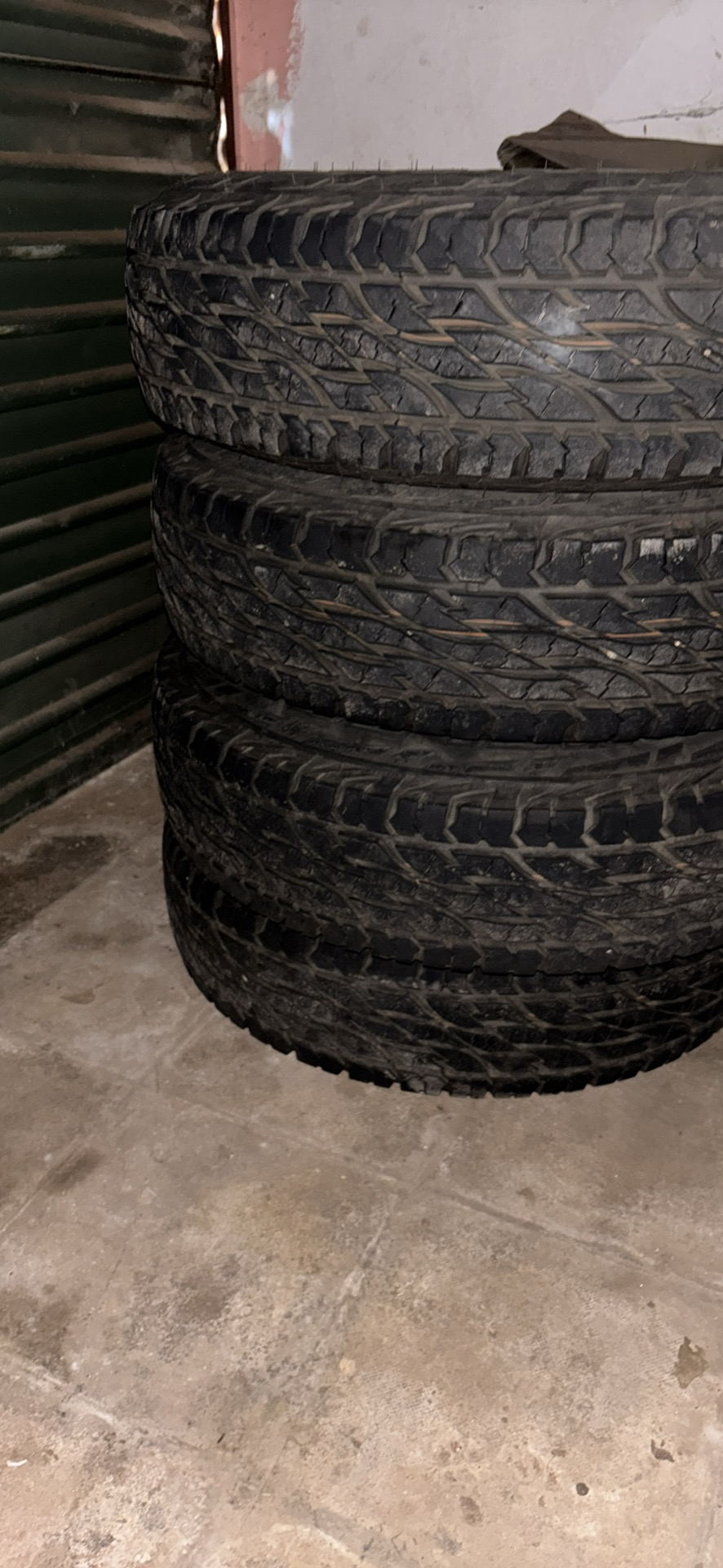 Bridgestone duelen tyres 16 by 250 - Private Seller