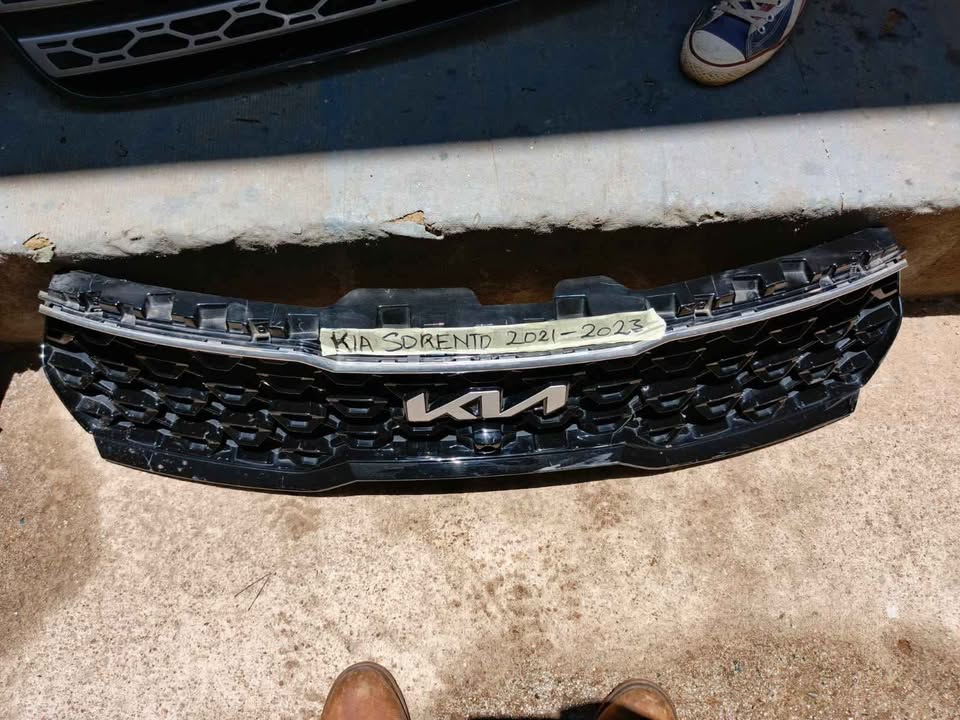 2021 KIA SORENTO GRILL - Private Seller 2021 KIA SORENTO GRILL - Private Seller