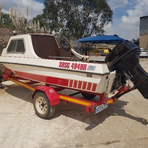 Cabin boat