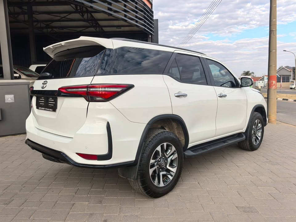 2023 Toyota Fortuner 2.4 GD6 Manual