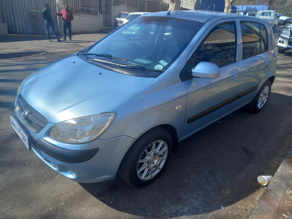 2011 HYUNDAI GETZ HATCHBACK 1.6 ENGINE PETROL, MANUAL, BLUE COLOR