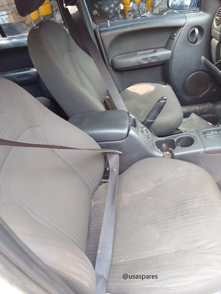 2004 Jeep Cherokee 2.8 Used Interior Parts - Private Seller