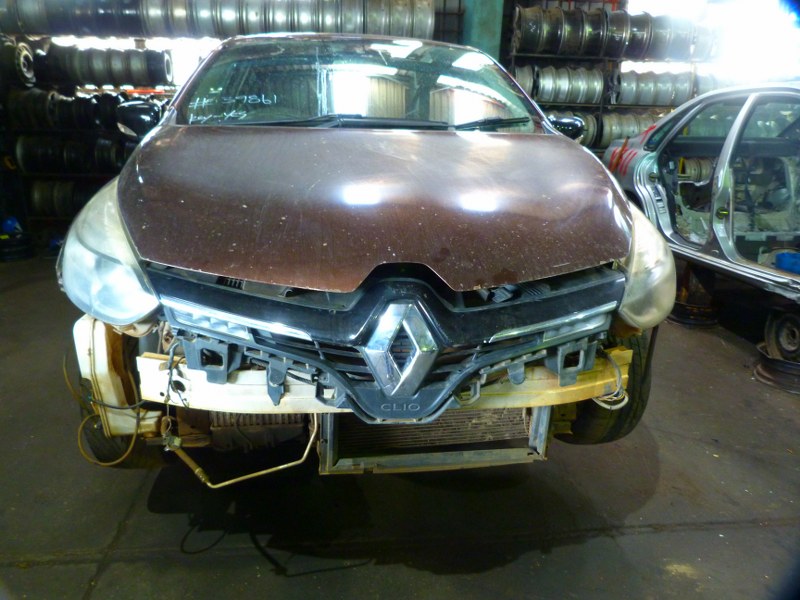 STRIPPING Renault Clio IV 900T Turbo Expression - 2014 - Private Seller STRIPPING Renault Clio IV 900T Turbo Expression - 2014 - Private Seller