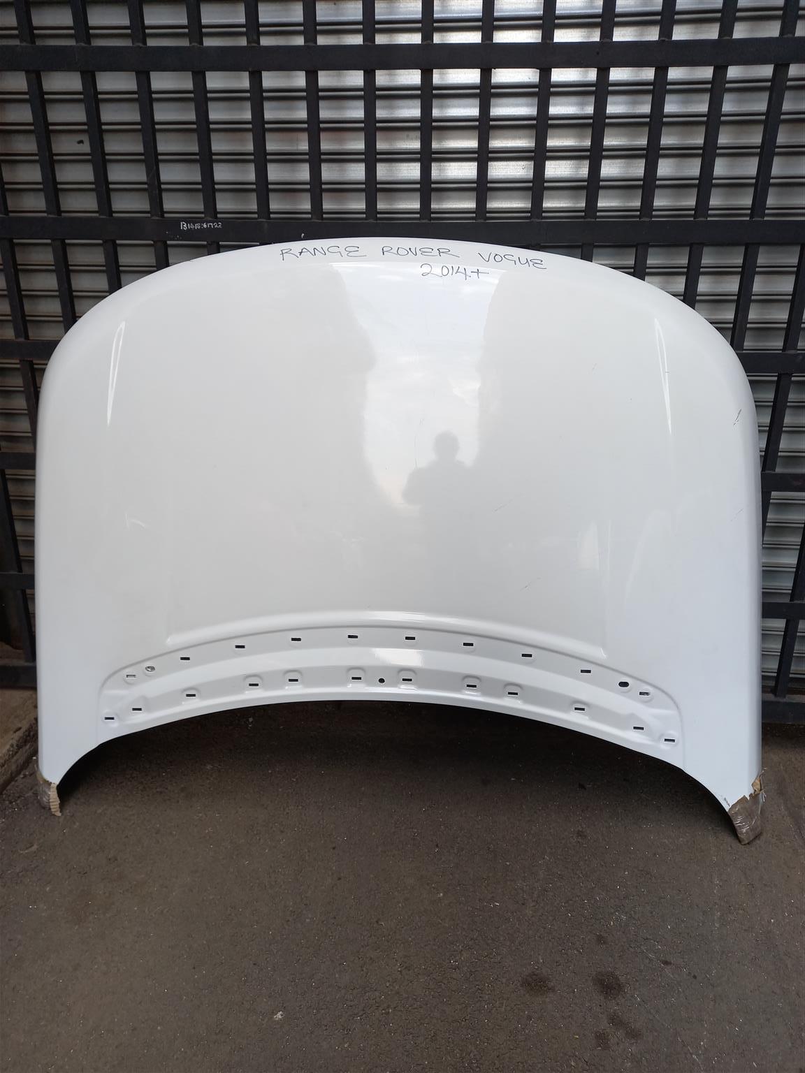 RANGE ROVER VOGUE 2014+ BONNET - Private Seller RANGE ROVER VOGUE 2014+ BONNET - Private Seller
