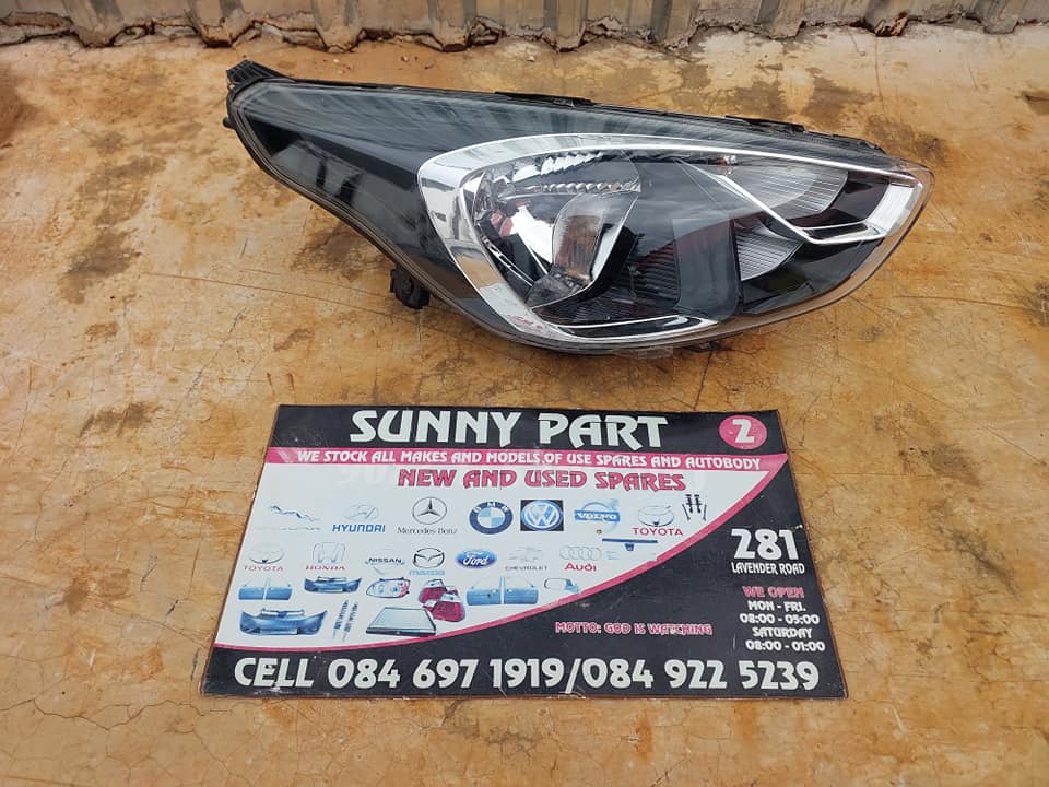 Ford Figo Headlight - Private Seller Ford Figo Headlight - Private Seller