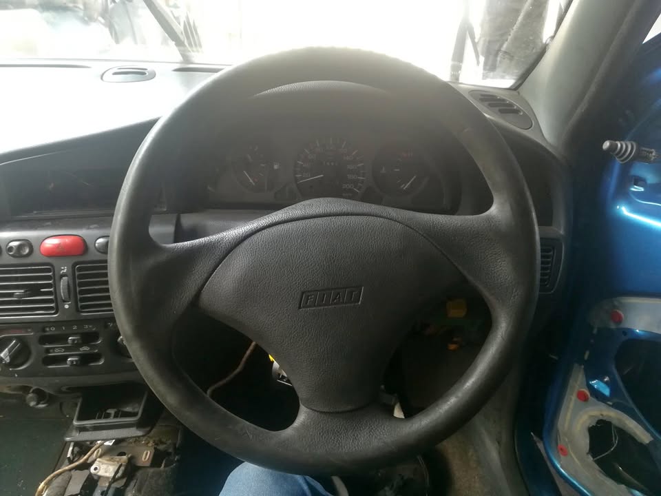FIAT PALIO (2 DOOR) STEERING WHEEL - Private Seller