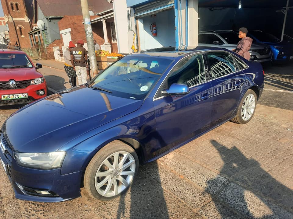 2014 Audi A4 1.8 TFSI Automatic and leather seat Sunroof Spare key