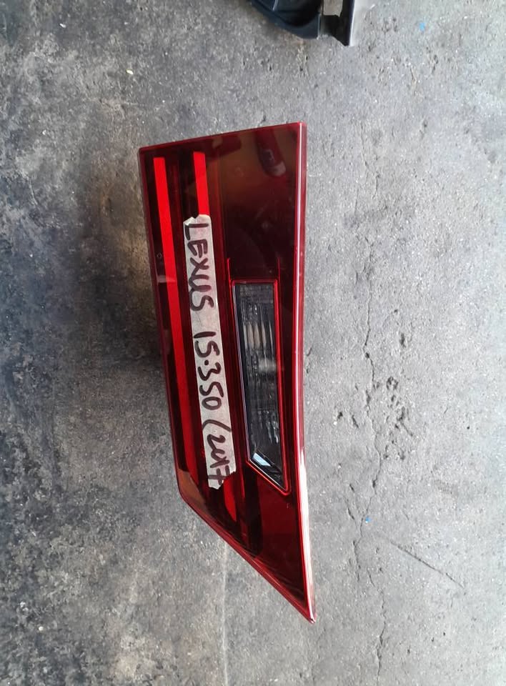 Lexus is350 2017 taillight - Private Seller