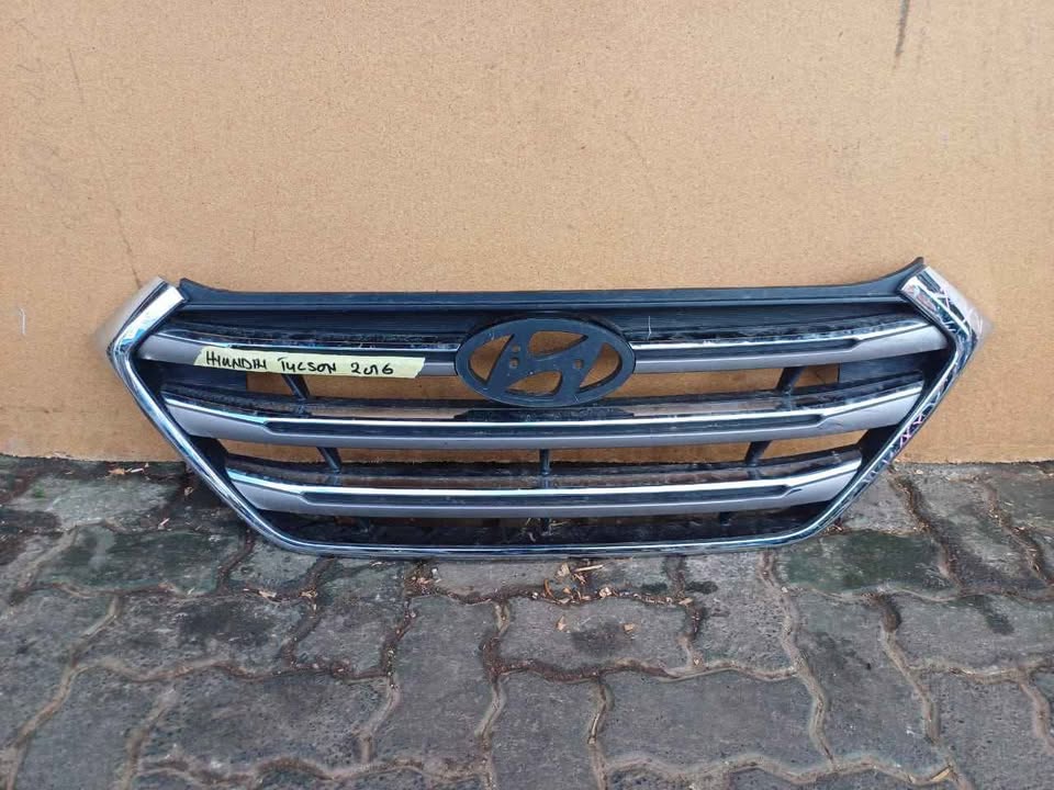 Hyundai Tucson 2016 Top Main Grill - Private Seller Hyundai Tucson 2016 Top Main Grill - Private Seller