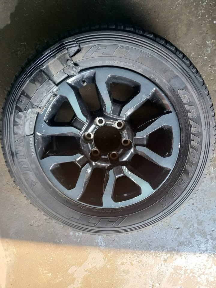 TOYOTA HILUX GD6 MAG RIM FOR SALE - Private Seller TOYOTA HILUX GD6 MAG RIM FOR SALE - Private Seller