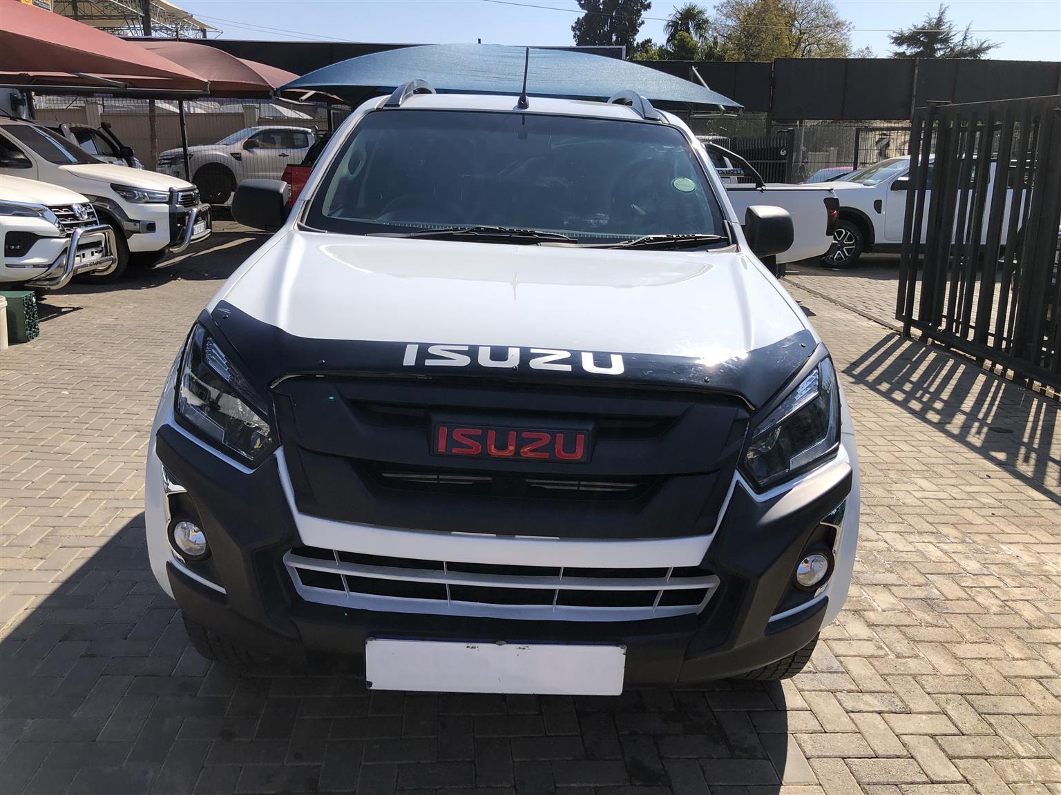 Used 2018 Isuzu KB 250D-Teq double cab X-Rider - Private Seller Used 2018 Isuzu KB 250D-Teq double cab X-Rider - Private Seller