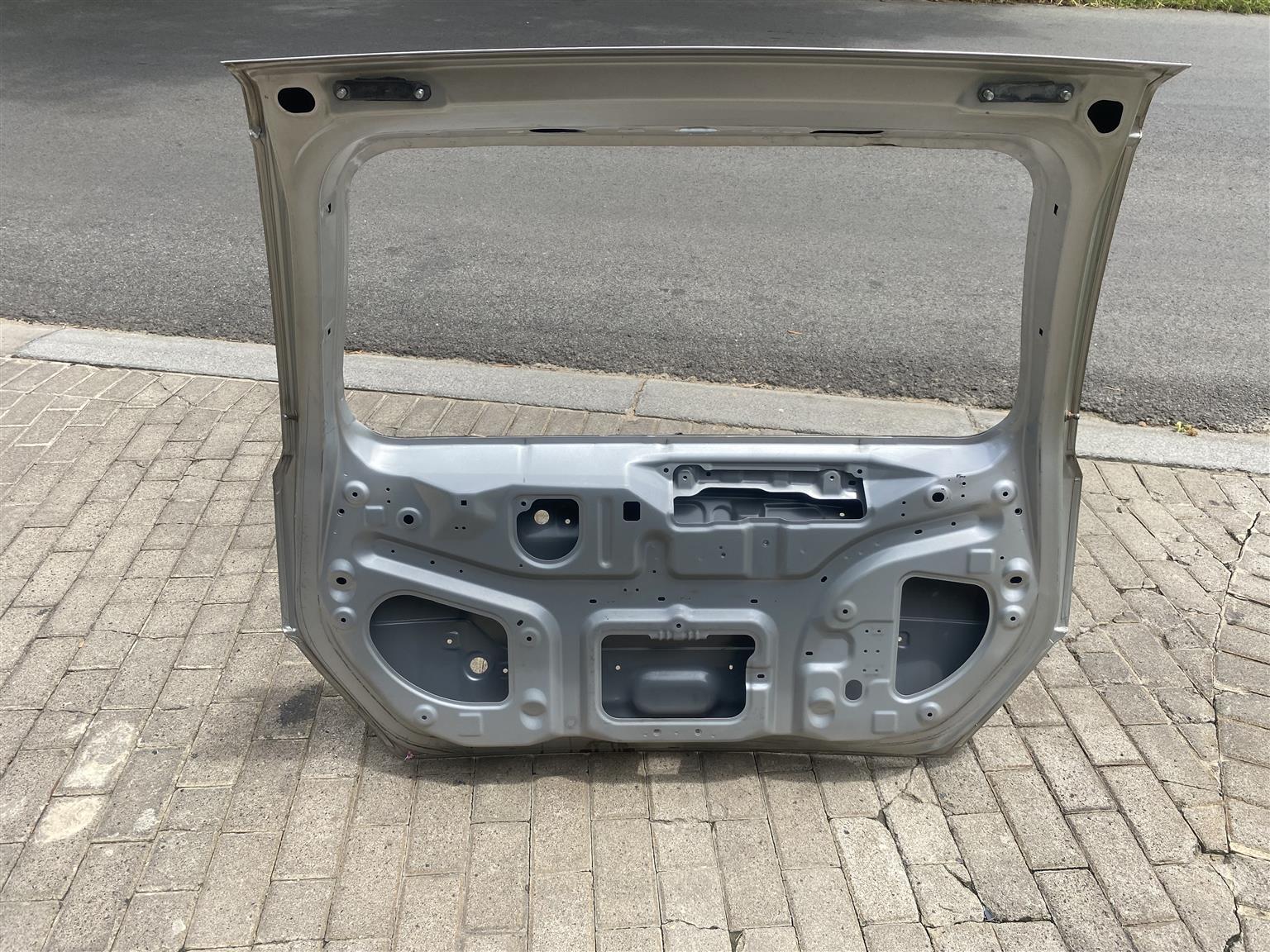 2013 NISSAN X-TRAIL TAILGATE SHELL FOR SALE. IN PRISTINE CONDITION - Private Seller 2013 NISSAN X-TRAIL TAILGATE SHELL FOR SALE. IN PRISTINE CONDITION - Private Seller