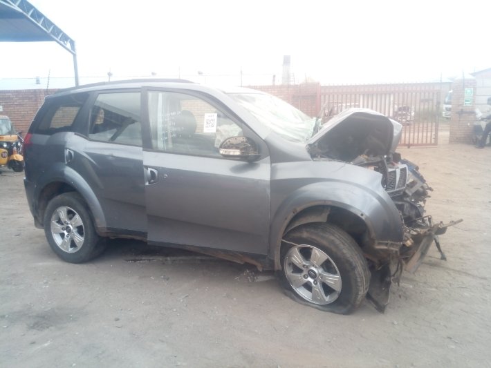 MAHINDRA XUV500 STRIPPING FOR SPARES - Private Seller MAHINDRA XUV500 STRIPPING FOR SPARES - Private Seller