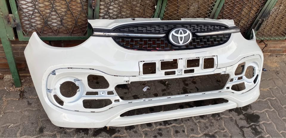 Toyota Vitz front bumper and grill - Private Seller Toyota Vitz front bumper and grill - Private Seller