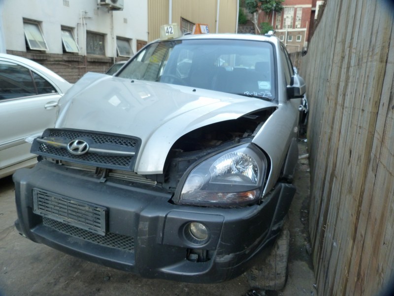 Hyundai Tucson 2.0 Petrol Manual Silver - 2006 STRIPPING FOR SPARES - Private Seller Hyundai Tucson 2.0 Petrol Manual Silver - 2006 STRIPPING FOR SPARES - Private Seller