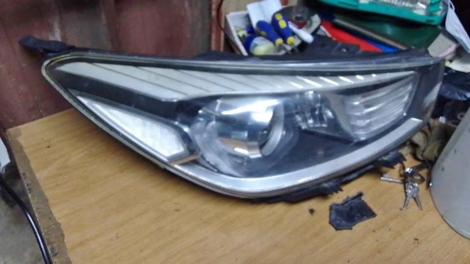 Kia Rio xenon headlight - Private Seller Kia Rio xenon headlight - Private Seller