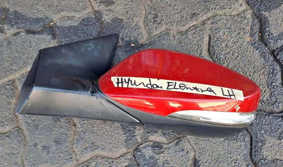 Hyundai Elantra side mirror - Private Seller Hyundai Elantra side mirror - Private Seller