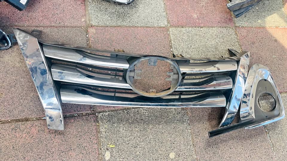 Toyota Fortuner Grill and fog light cover - Private Seller Toyota Fortuner Grill and fog light cover - Private Seller