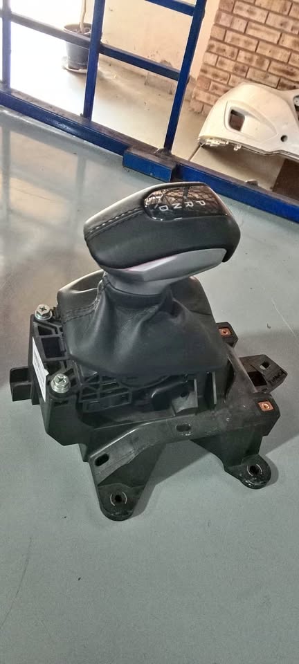 2023 FORD RANGER T9 XL GEAR LEVER - Private Seller 2023 FORD RANGER T9 XL GEAR LEVER - Private Seller