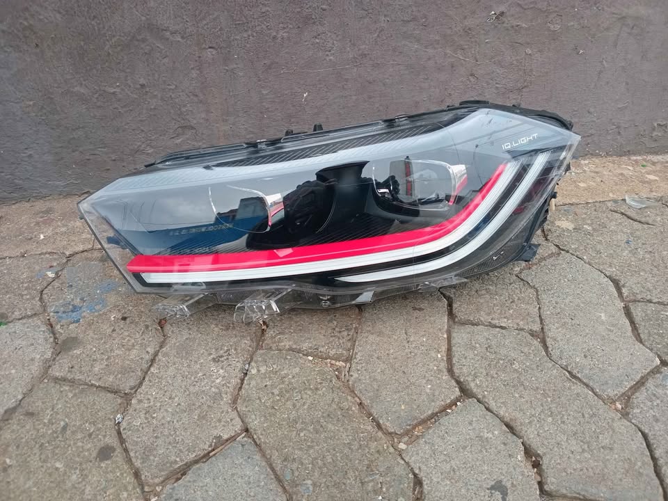 Volkswagen Wagen polo 9 leftside headlight - Private Seller Volkswagen Wagen polo 9 leftside headlight - Private Seller