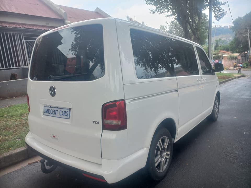 2013 VW T5 COMBI 2.0 TDI DIESEL, MANUAL, WHITE COLOR, MILEAGE 128000KM