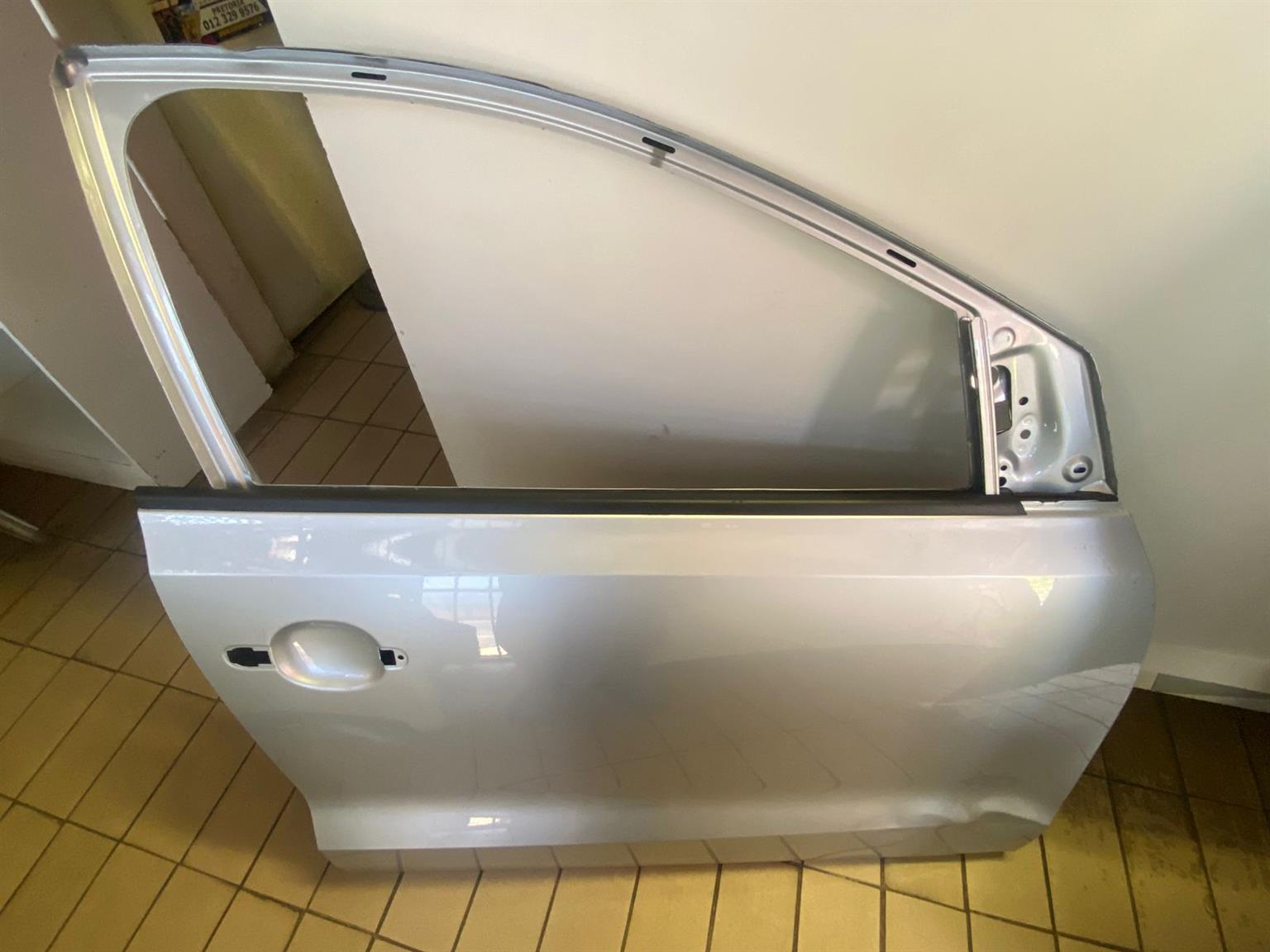 2017 VW POLO 6 DOOR FRONT RIGHTSIDE AVAILABLE FOR SALE - Private Seller