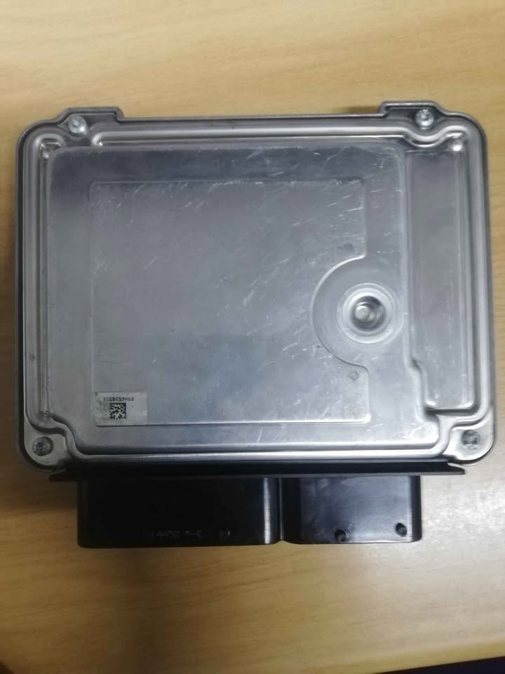 Audi A4, A5 VW Golf 6 03L906018 ECU (engine control unit) - Private Seller