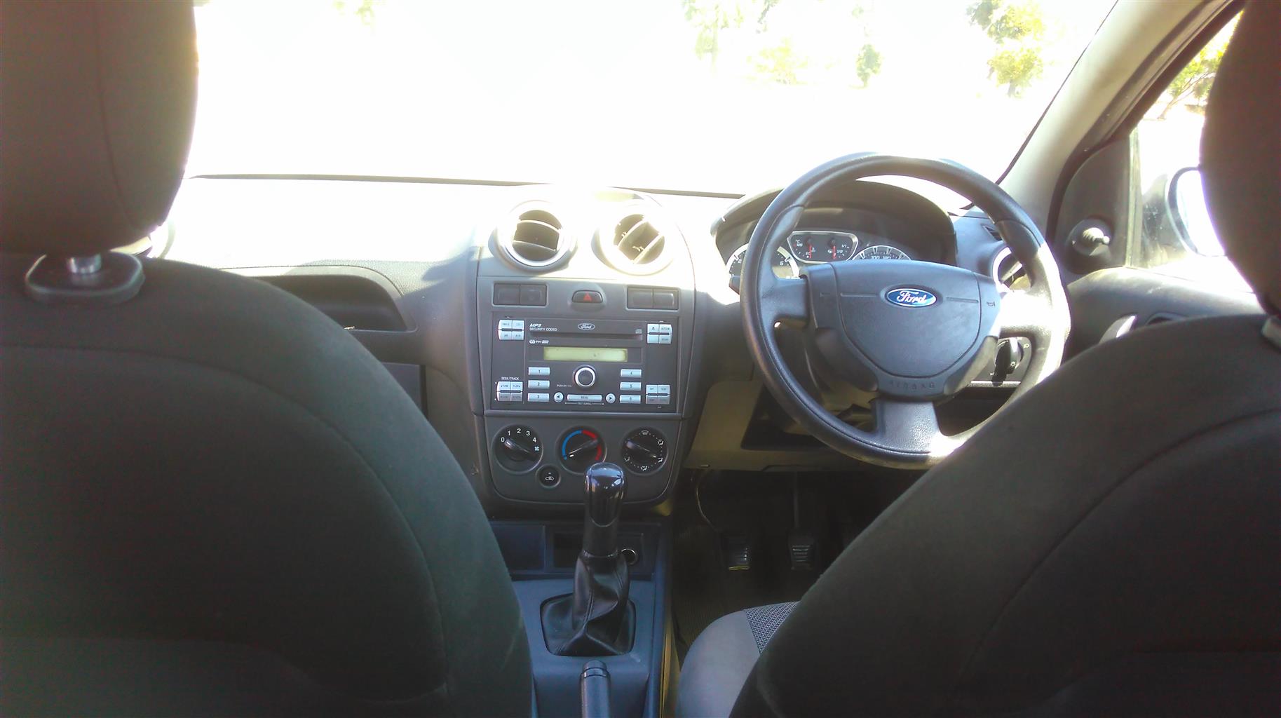 2010 Ford Ikon 1.6i