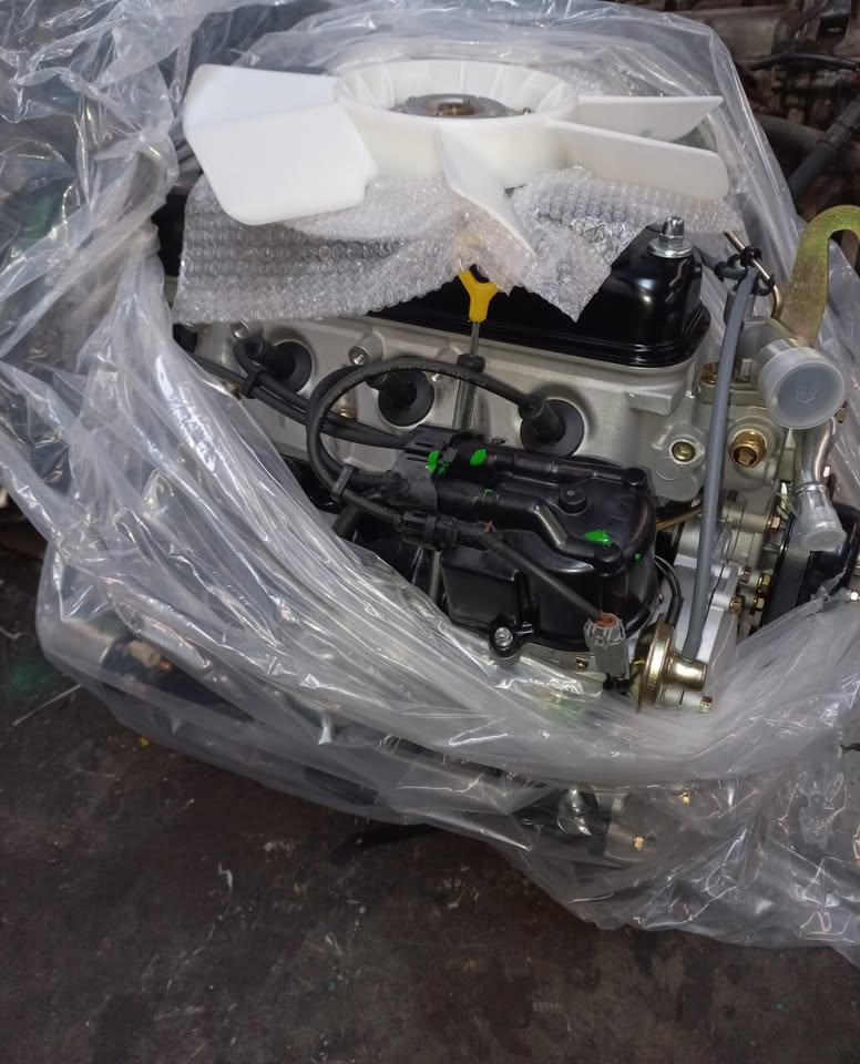Toyota Hiace 2.0 4 CYL Petrol Engine (3Y) Brand New - Private Seller Toyota Hiace 2.0 4 CYL Petrol Engine (3Y) Brand New - Private Seller