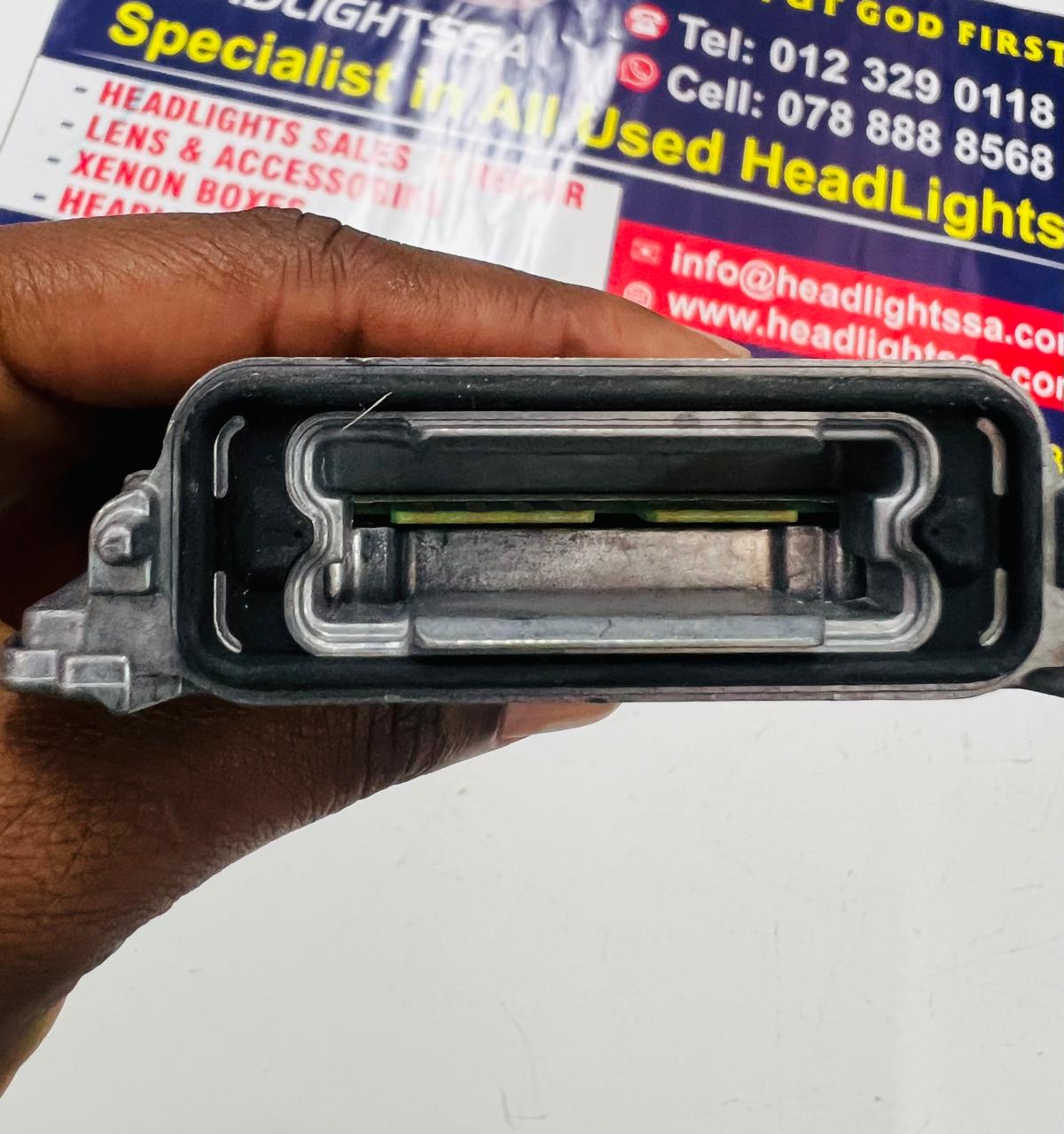 Land Rover Discovery 4 preface left & right side xenon headlight ballast/module - Private Seller Land Rover Discovery 4 preface left & right side xenon headlight ballast/module - Private Seller