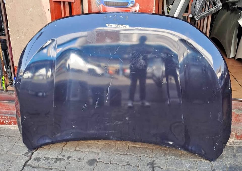 Kia Seltos bonnet - Private Seller Kia Seltos bonnet - Private Seller