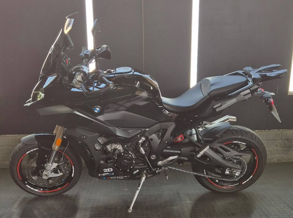 2023 BMW S1000XR  5000KM - Private Seller