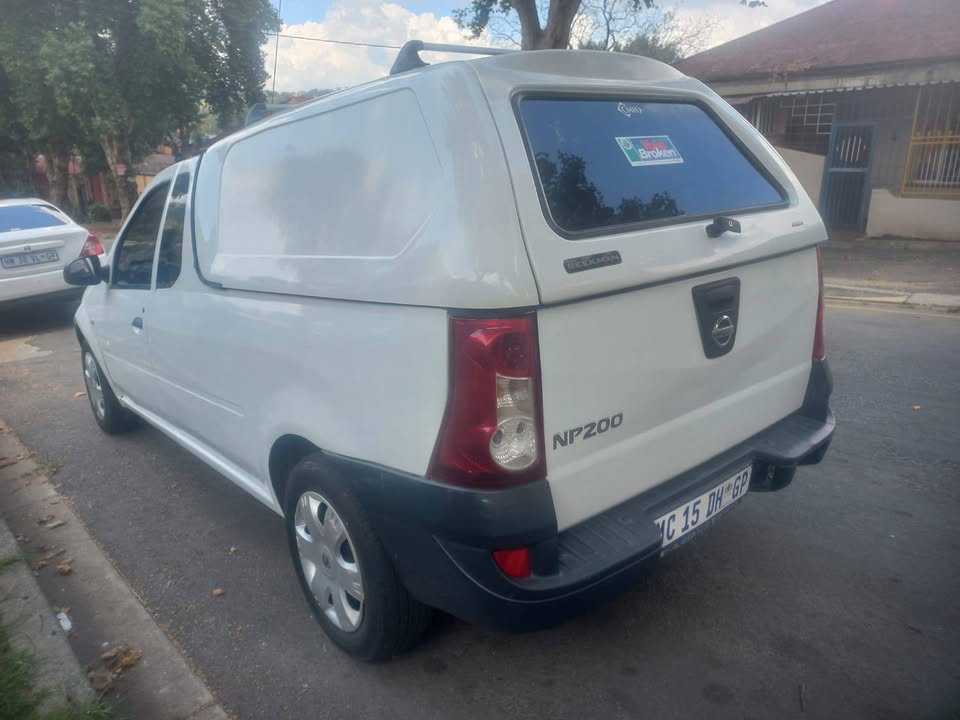 2019 Nissan NP200 1.6 Petrol, Manual, white color, mileage 75000kms,