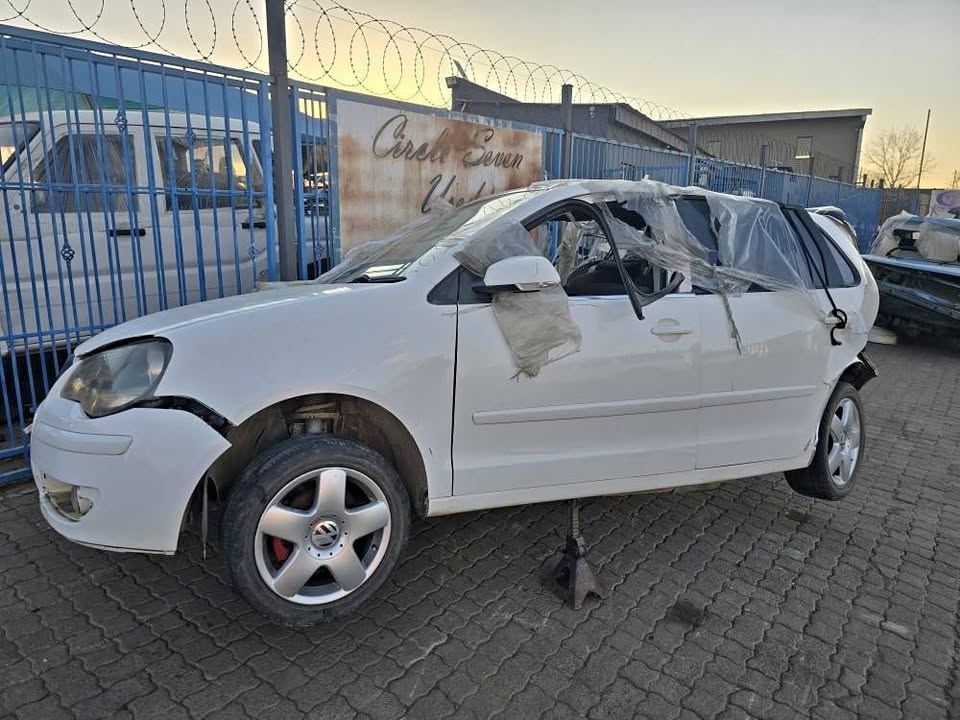 Polo Volkswagen Bujwa 1.9Tdi Stripping for Spare Parts - Private Seller Polo Volkswagen Bujwa 1.9Tdi Stripping for Spare Parts - Private Seller
